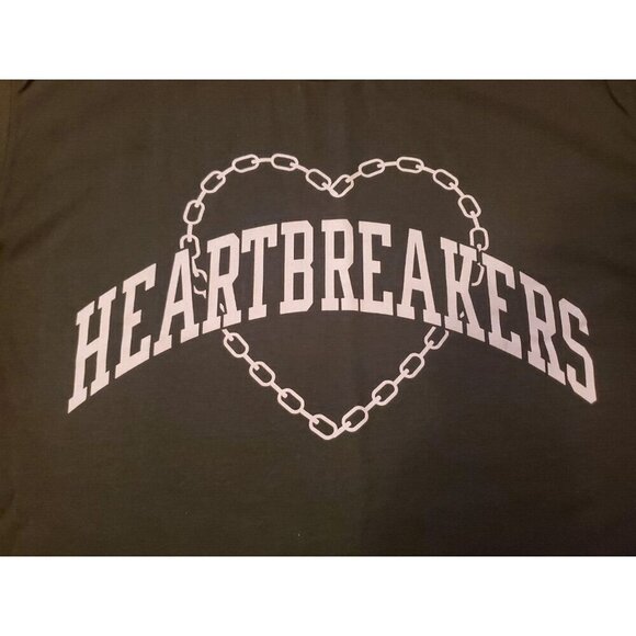 Heartbreakers Club Shirt Men's Size Large Dark Green Chained Heart Graphic NWOT - Picture 2 of 5